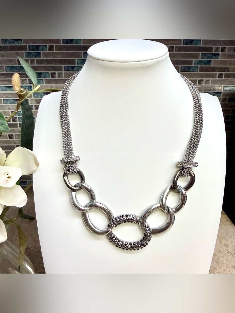 Chico’s bold silver tone statement necklace